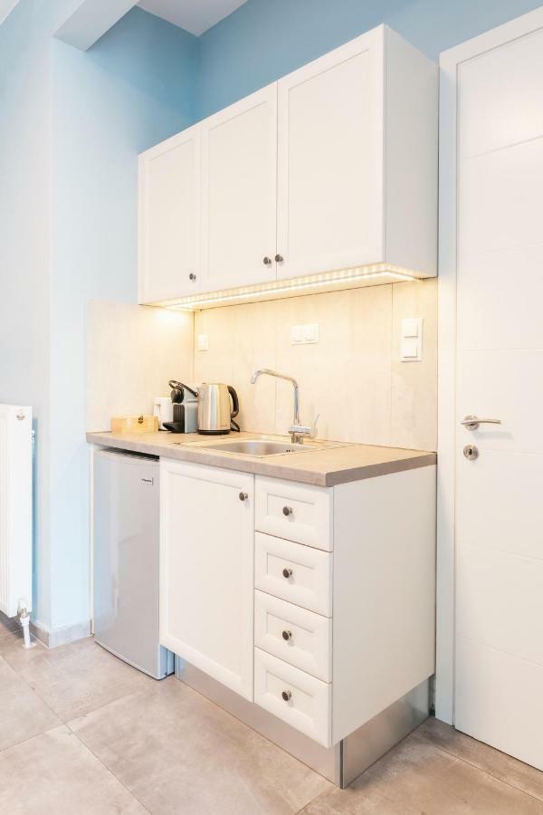 Modern White Tower Apartment Thessaloniki Exterior photo